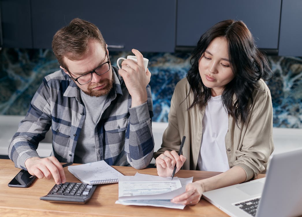 How to Issue a Statutory Demand for a £10,000 Debt in the UK 1 How to Issue a Statutory Demand